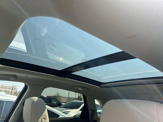 new 2025 Cadillac XT5 car, priced at $55,639