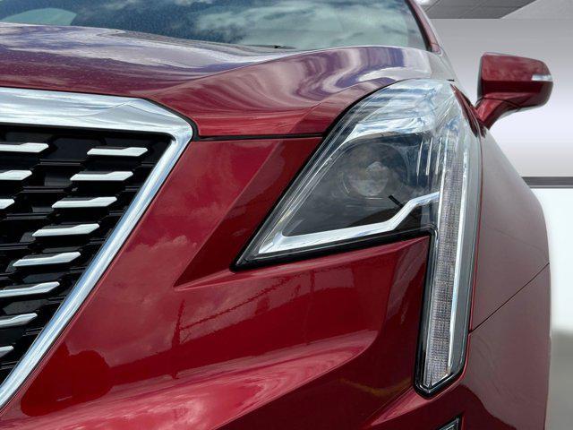 new 2025 Cadillac XT5 car, priced at $52,731
