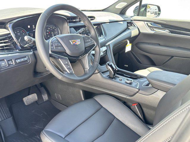 new 2025 Cadillac XT5 car, priced at $57,685
