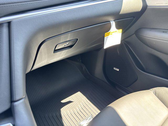 new 2025 Cadillac XT5 car, priced at $57,685