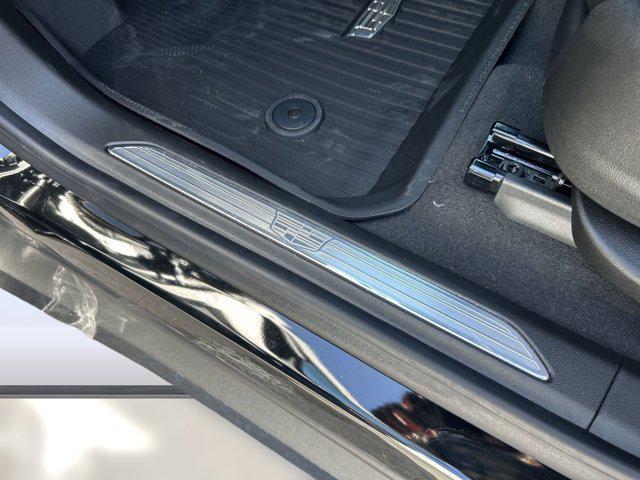 new 2025 Cadillac XT5 car, priced at $45,312