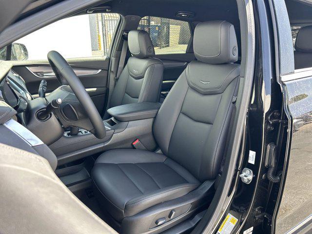 new 2025 Cadillac XT5 car, priced at $46,311