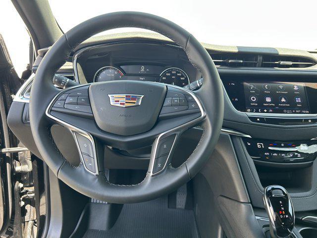 new 2025 Cadillac XT5 car, priced at $47,314