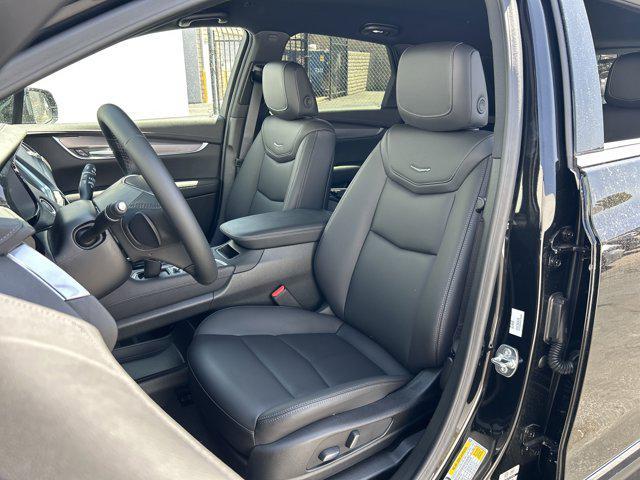 new 2025 Cadillac XT5 car, priced at $47,314
