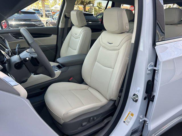 new 2025 Cadillac XT6 car, priced at $58,915