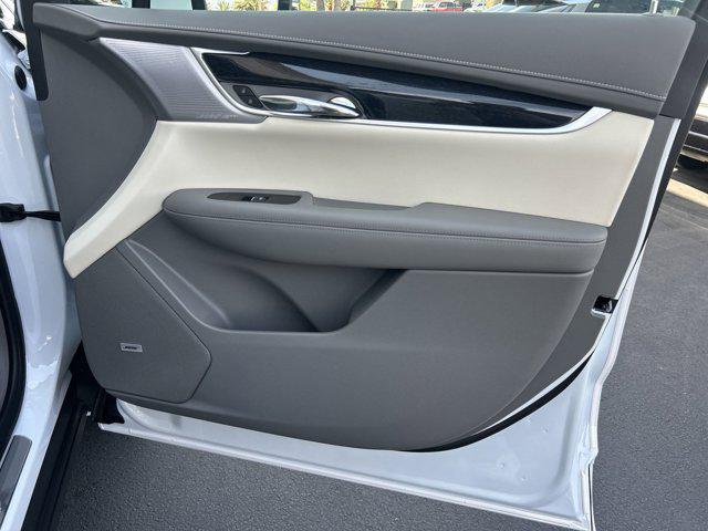 new 2025 Cadillac XT6 car, priced at $58,915