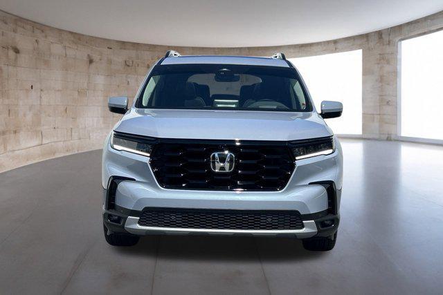 used 2025 Honda Pilot car, priced at $48,999