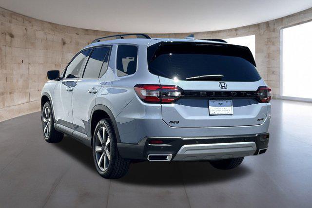 used 2025 Honda Pilot car, priced at $48,999
