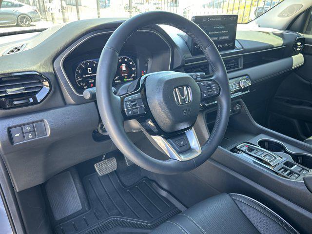 used 2025 Honda Pilot car, priced at $48,999