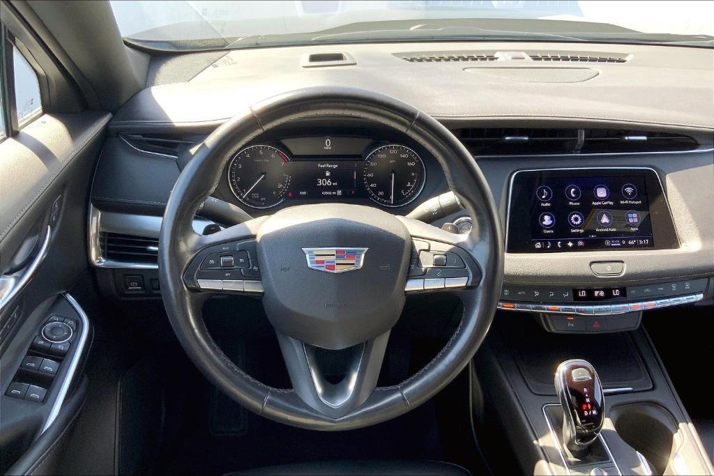 used 2022 Cadillac XT4 car, priced at $29,999