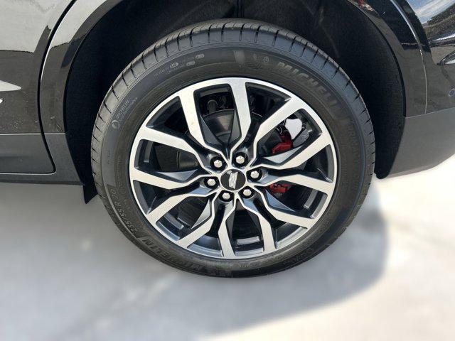 new 2025 Cadillac XT5 car, priced at $65,309