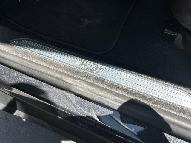 used 2022 Cadillac XT5 car, priced at $28,998