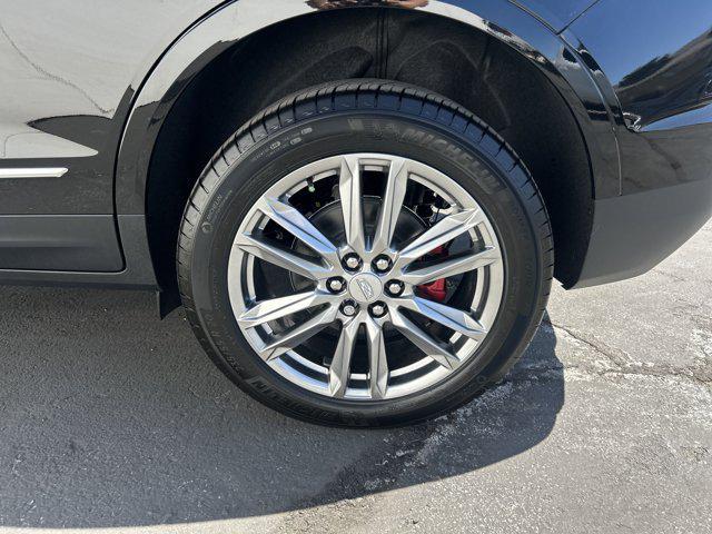 new 2025 Cadillac XT5 car, priced at $59,701