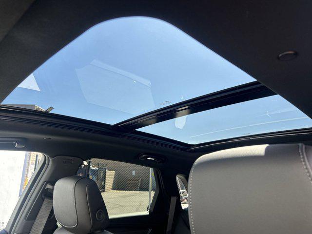 new 2025 Cadillac XT5 car, priced at $52,702