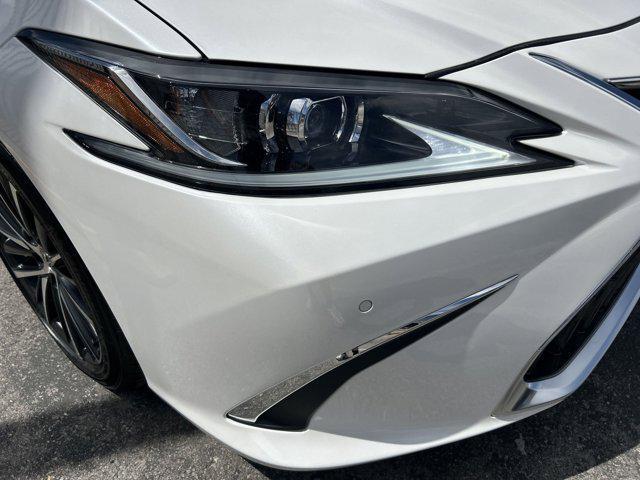 used 2022 Lexus ES 300h car, priced at $33,797