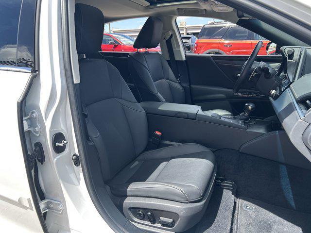 used 2022 Lexus ES 300h car, priced at $34,888