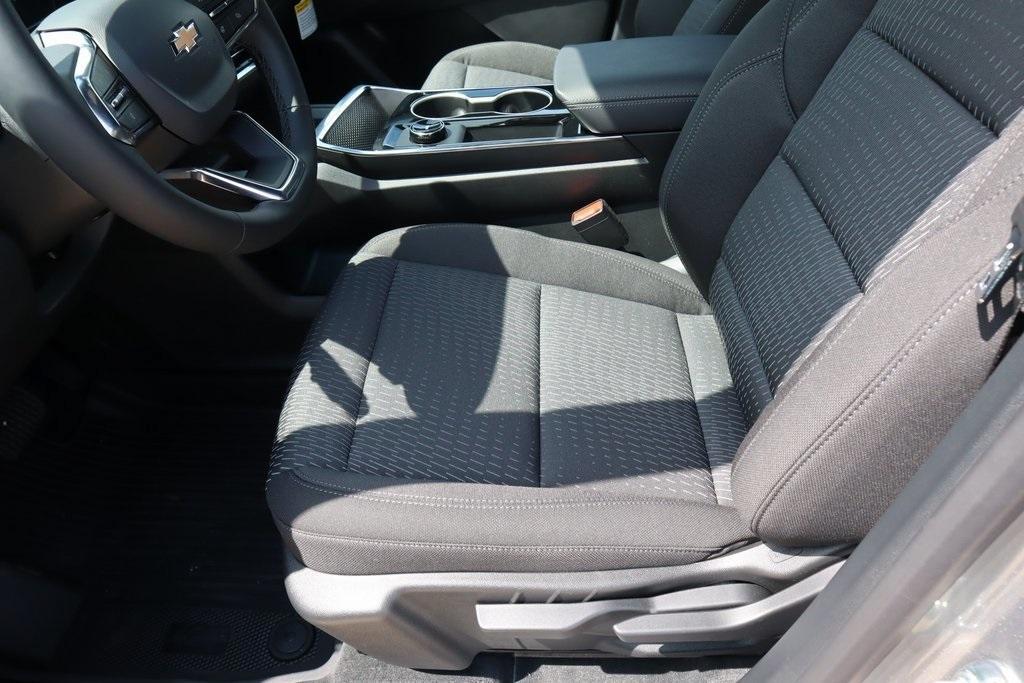 new 2026 Chevrolet Equinox car, priced at $28,974