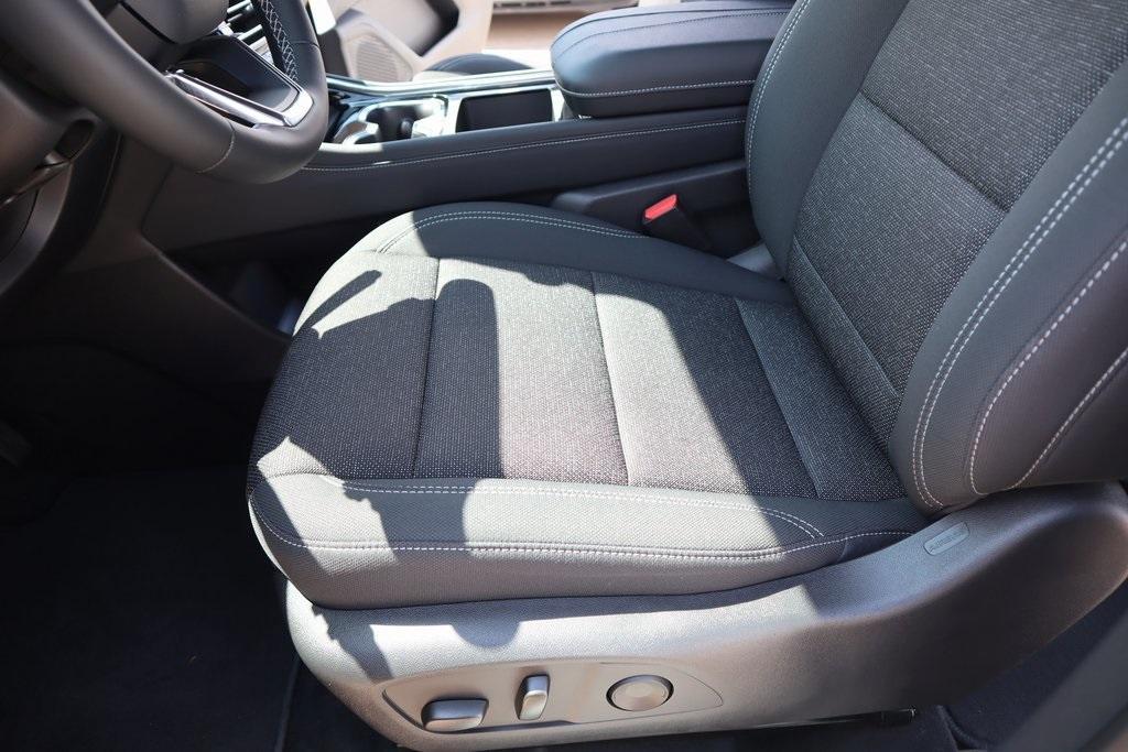 new 2025 Chevrolet Traverse car, priced at $39,724