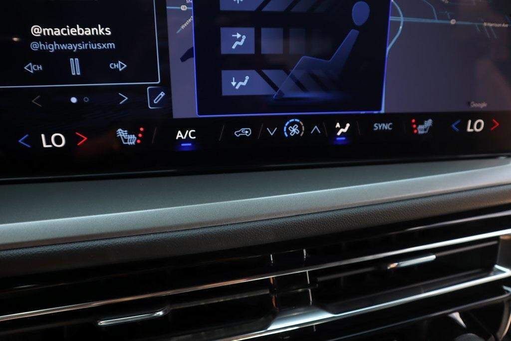 new 2025 Chevrolet Traverse car, priced at $39,724