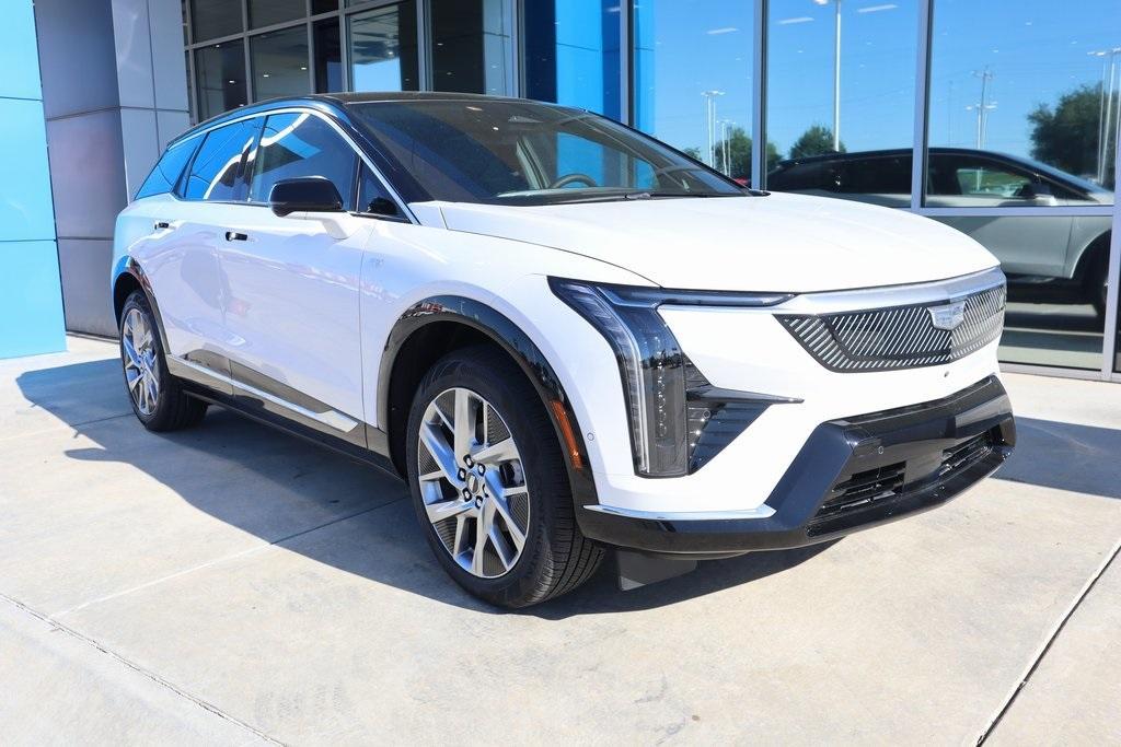 new 2025 Cadillac OPTIQ car, priced at $55,973