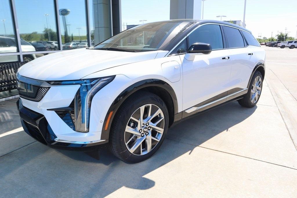 new 2025 Cadillac OPTIQ car, priced at $56,973