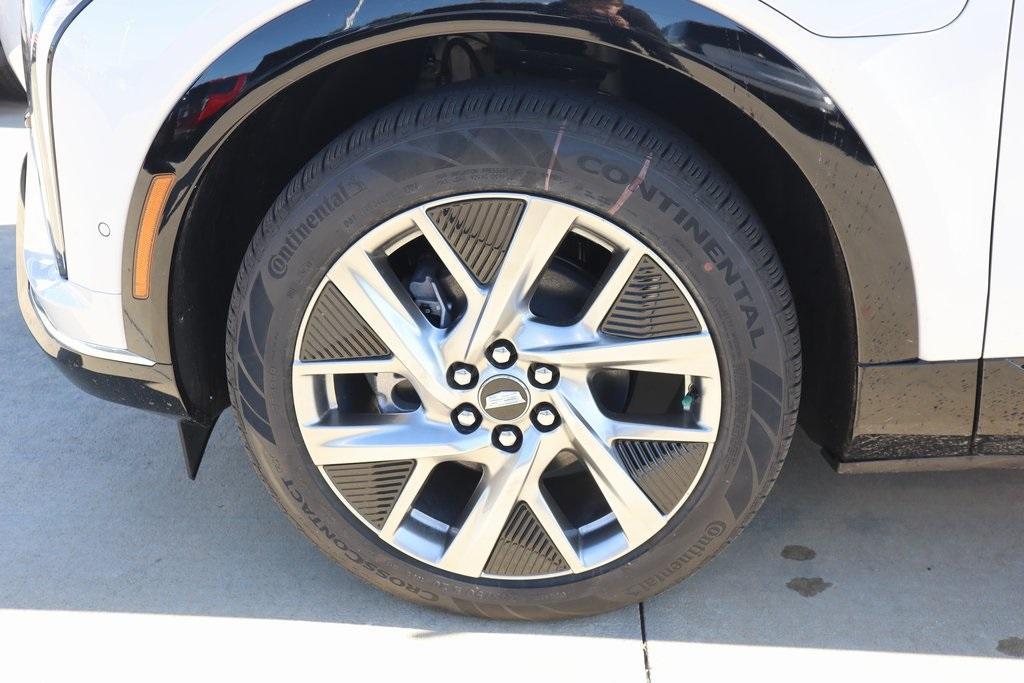 new 2025 Cadillac OPTIQ car, priced at $56,973