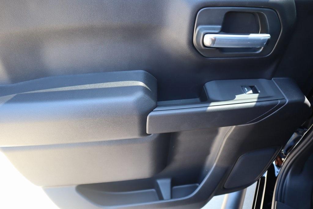 new 2025 Chevrolet Silverado 1500 car, priced at $42,236