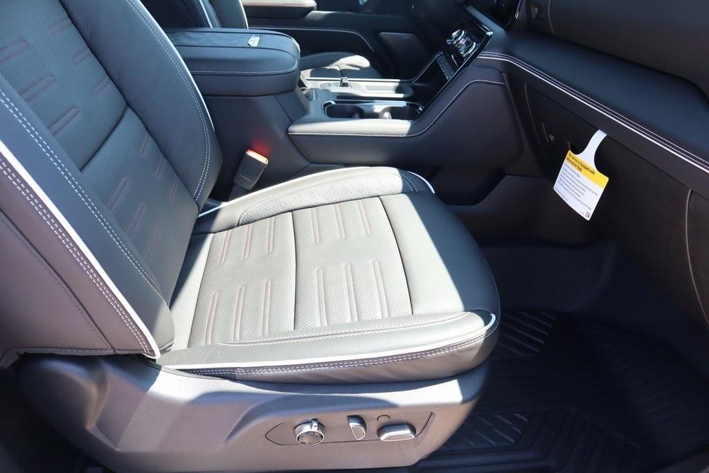 new 2025 GMC Sierra 2500 car, priced at $98,660
