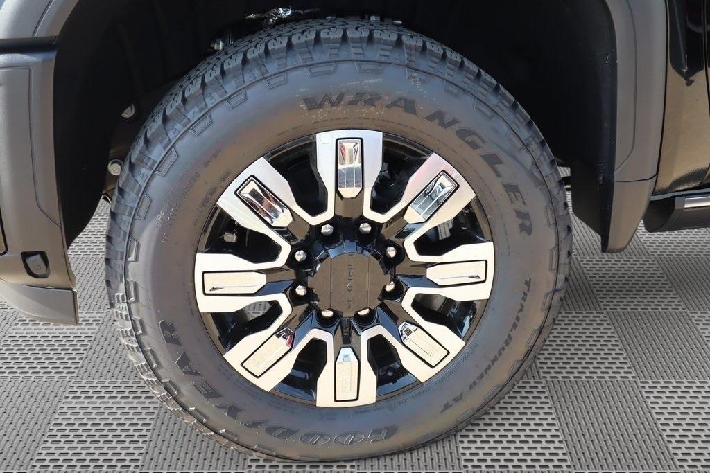 new 2025 GMC Sierra 2500 car, priced at $78,555