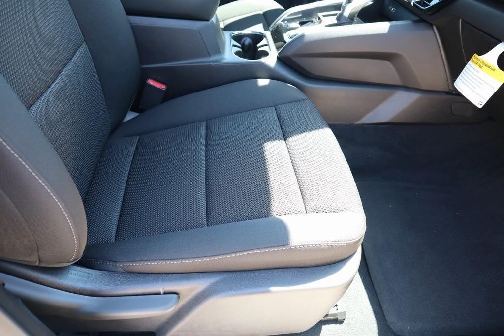 new 2025 GMC Canyon car, priced at $35,945