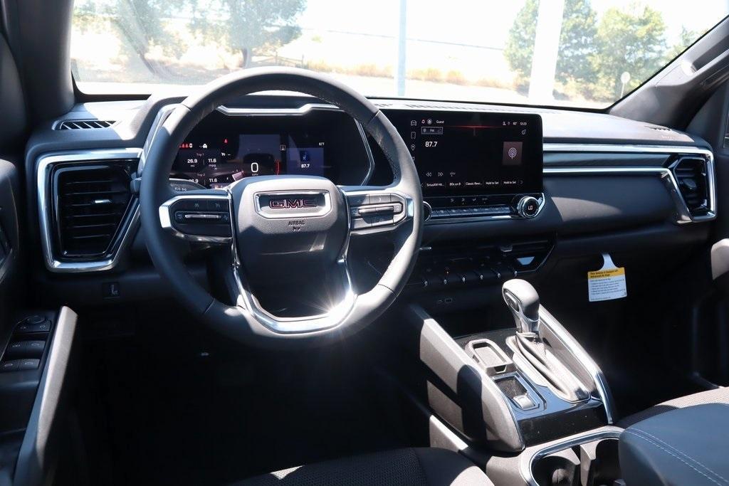 new 2025 GMC Canyon car, priced at $35,945
