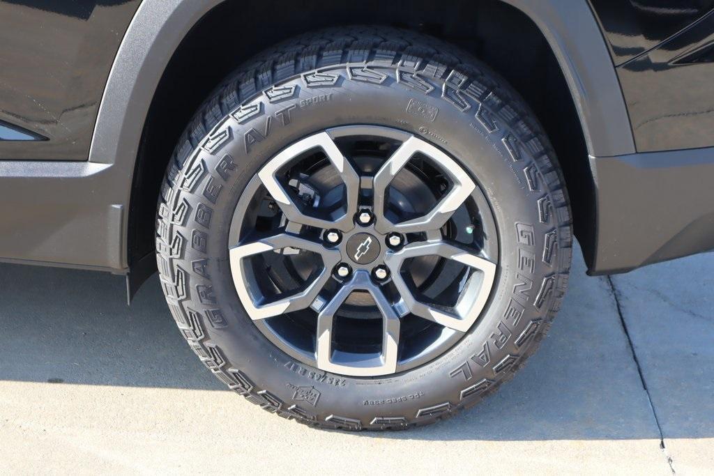 new 2026 Chevrolet Equinox car, priced at $34,300