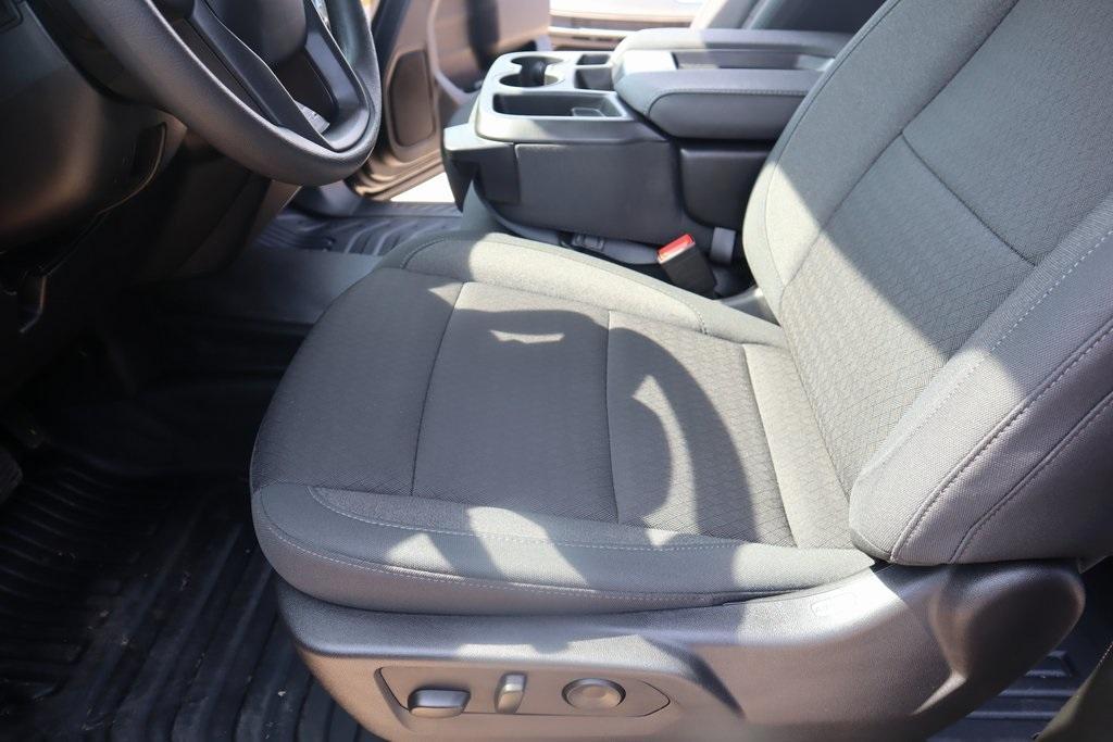 new 2025 GMC Sierra 1500 car, priced at $38,632