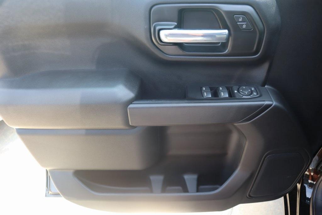 new 2025 GMC Sierra 1500 car, priced at $38,632