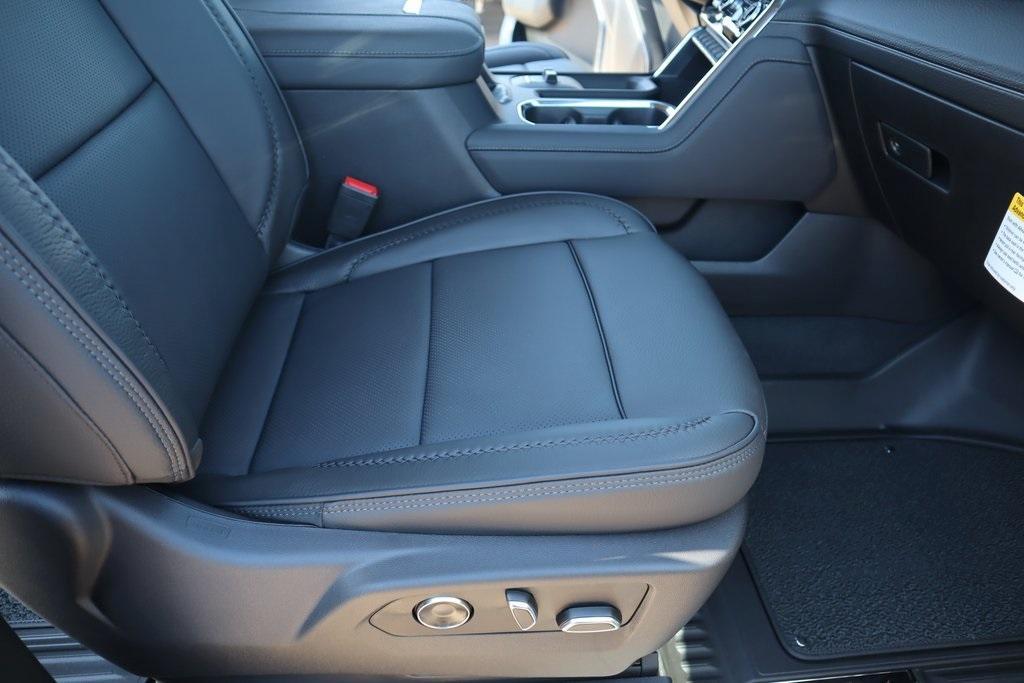 new 2025 GMC Sierra 2500 car, priced at $81,305