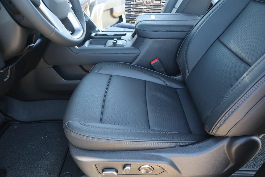new 2025 GMC Sierra 2500 car, priced at $81,305