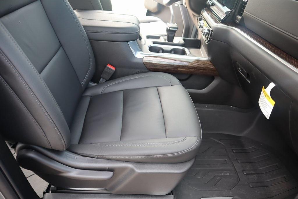 new 2025 GMC Sierra 1500 car, priced at $52,186