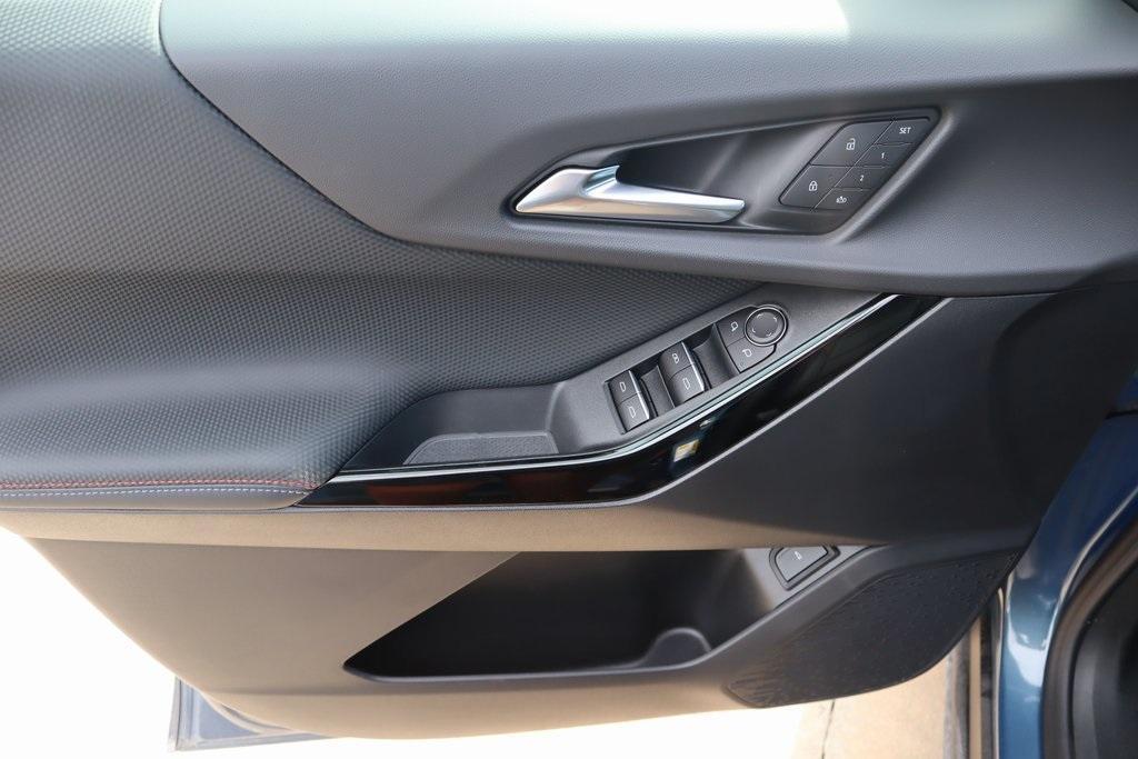 new 2025 Chevrolet Equinox car, priced at $31,616