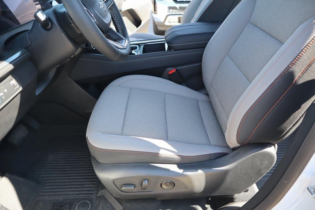 new 2025 Chevrolet Traverse car, priced at $46,870