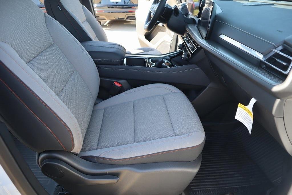 new 2025 Chevrolet Traverse car, priced at $46,870