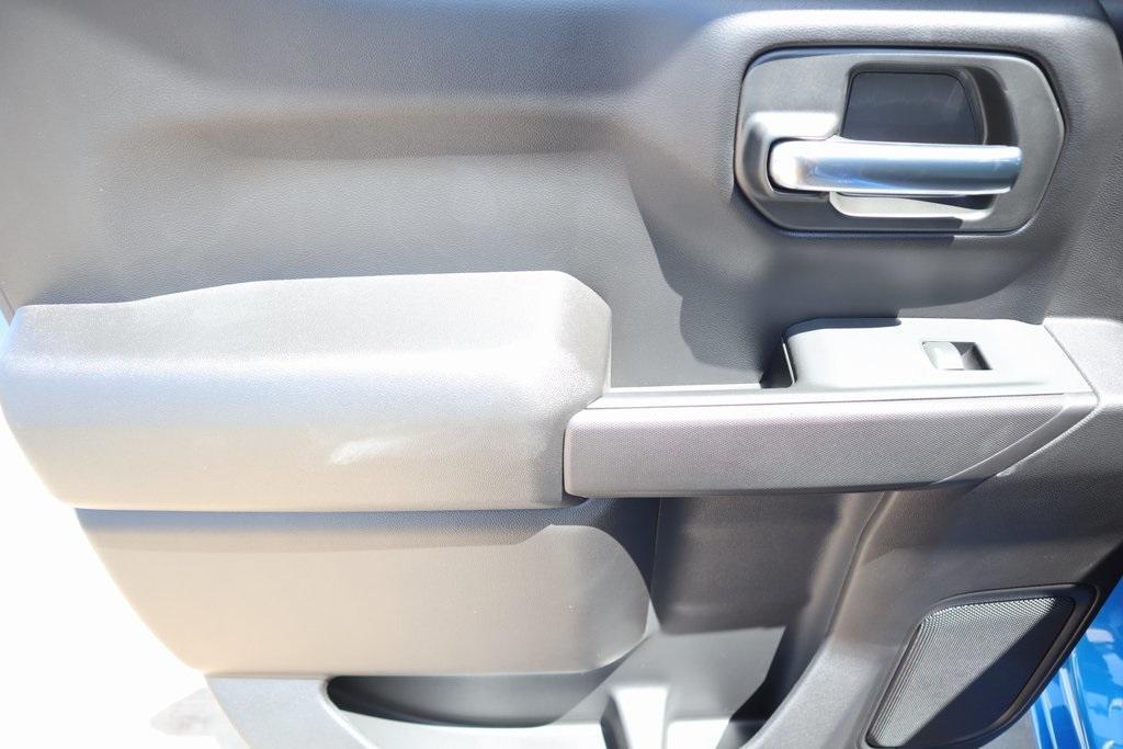 new 2025 Chevrolet Silverado 1500 car, priced at $40,681