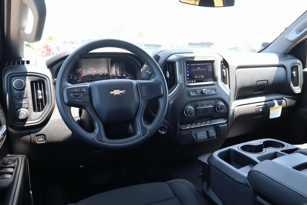 new 2025 Chevrolet Silverado 1500 car, priced at $40,681