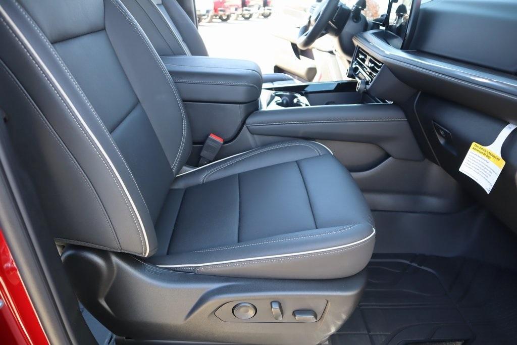 new 2025 Chevrolet Suburban car, priced at $81,844
