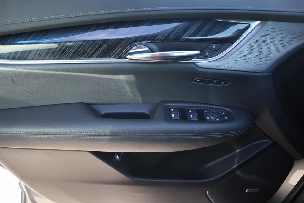 new 2025 Cadillac XT6 car, priced at $51,476