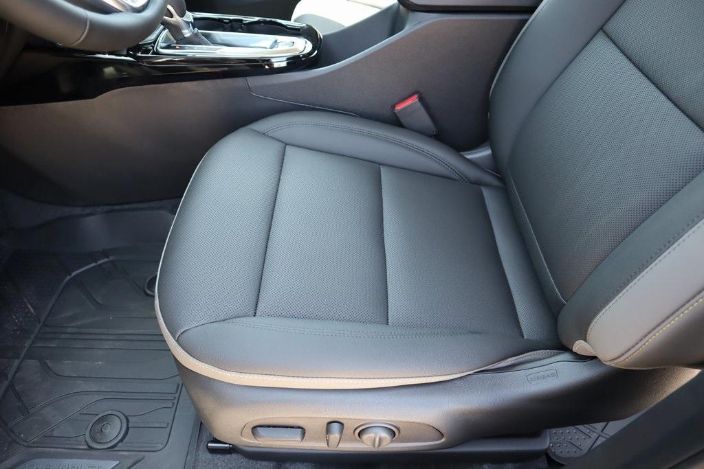 new 2025 Chevrolet Trax car, priced at $27,016
