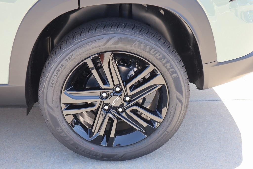 new 2025 Chevrolet Trax car, priced at $27,016