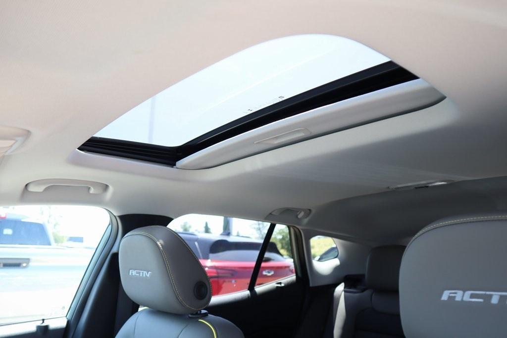 new 2025 Chevrolet Trax car, priced at $27,016