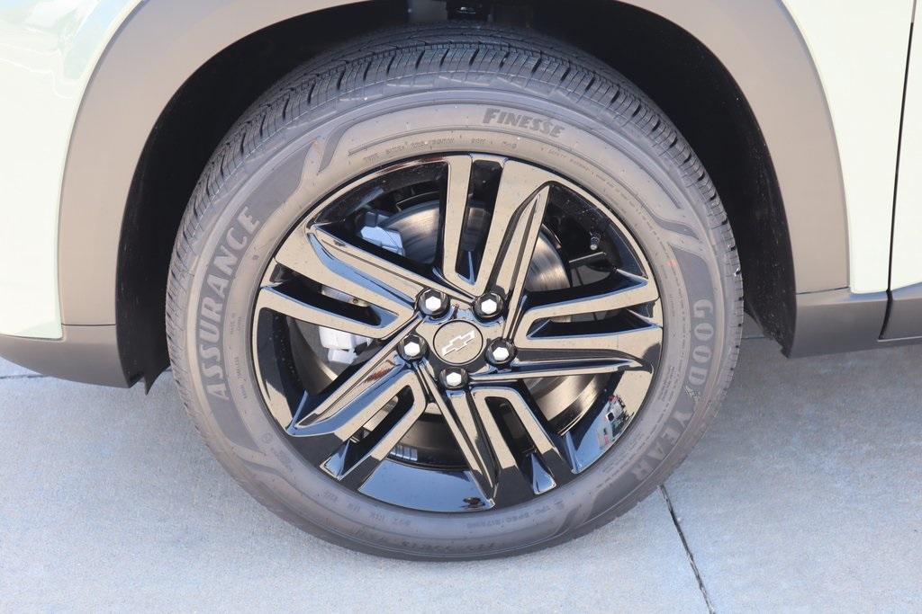 new 2025 Chevrolet Trax car, priced at $27,016