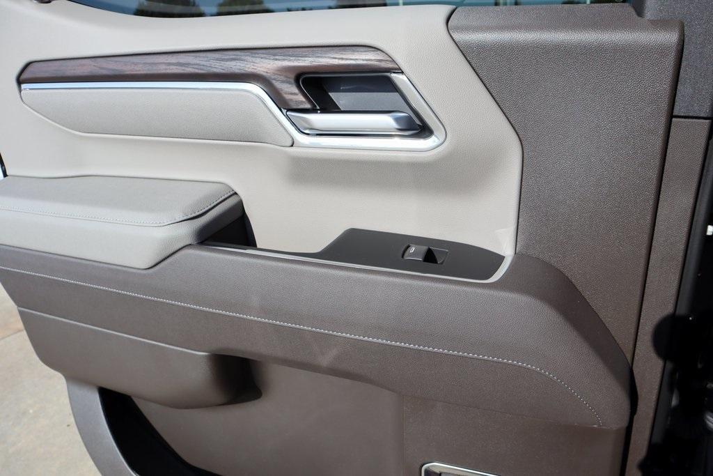 new 2025 GMC Sierra 1500 car, priced at $53,246