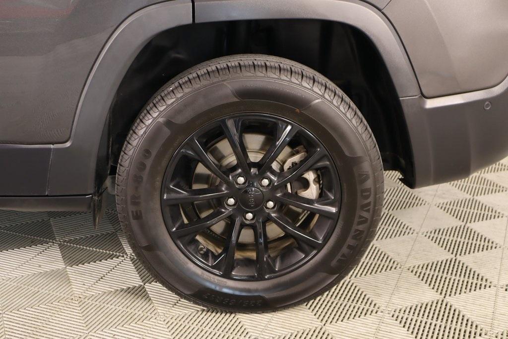 used 2023 Jeep Cherokee car, priced at $22,862